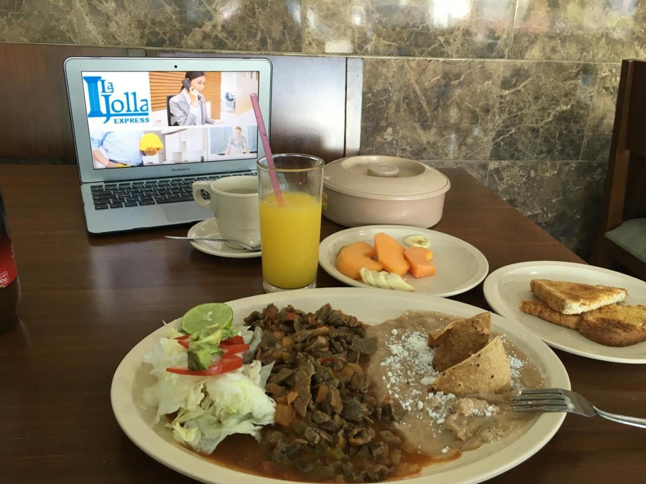 Hotel La Jolla Los Mochis Bagian luar foto
